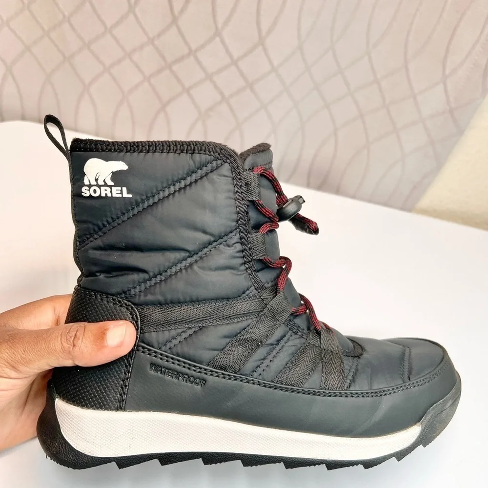 Sorel Whitney II Short Lace Boots Boys  Shoes Size 5 Snow Winter
